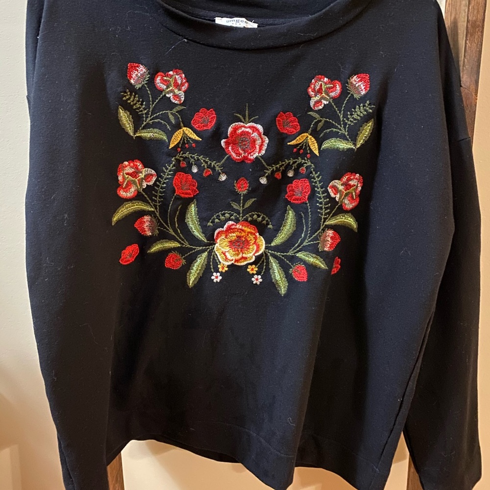 Sweatshirt